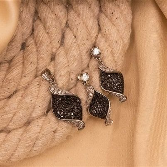 Black Diamond Pendant Set