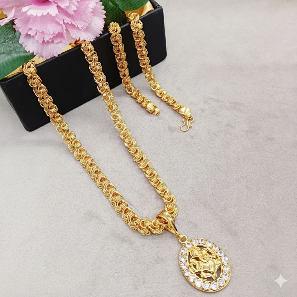 Luxurious Men's Gold Plated Pendant With Chain