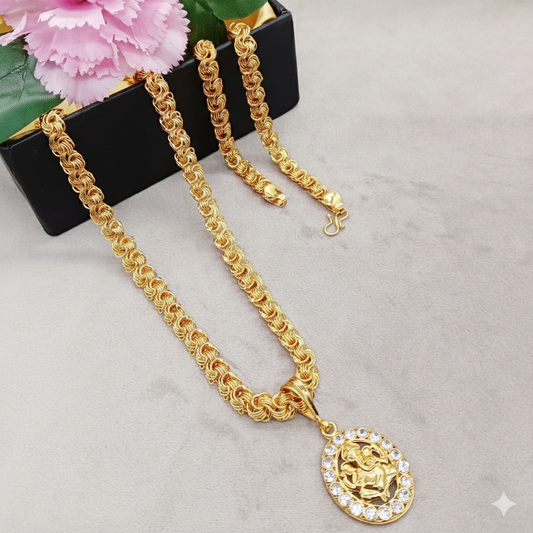 Luxurious Men's Gold Plated Pendant With Chain