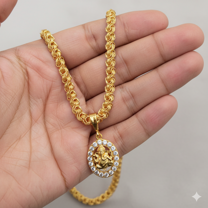 Luxurious Men's Gold Plated Pendant With Chain